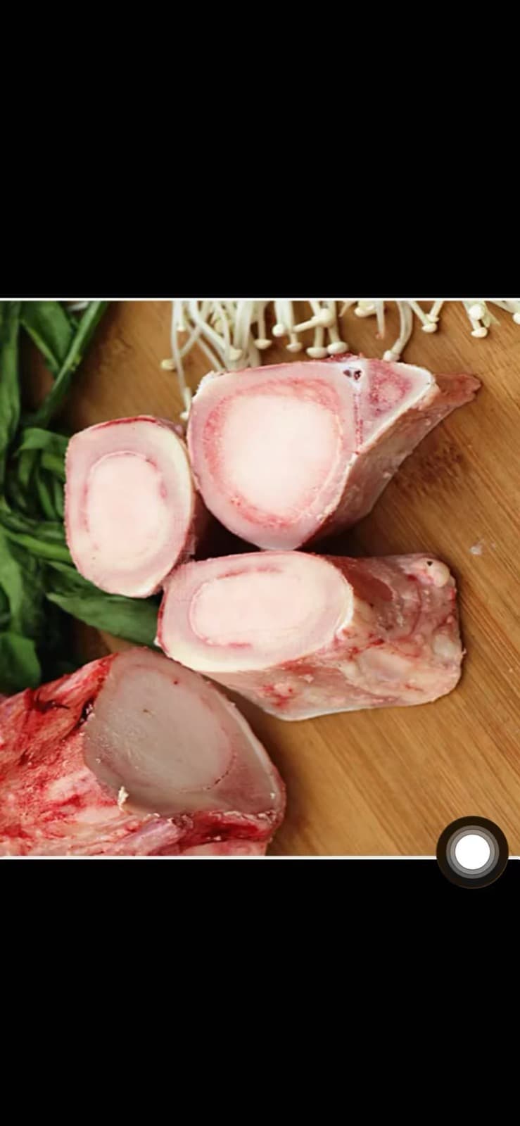 Bevroren Rundermergpijp (牛筒骨) per kg